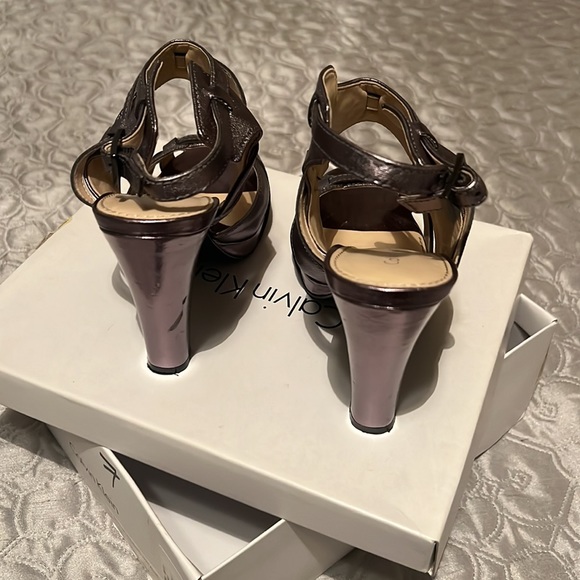 Heels - Picture 4 of 5